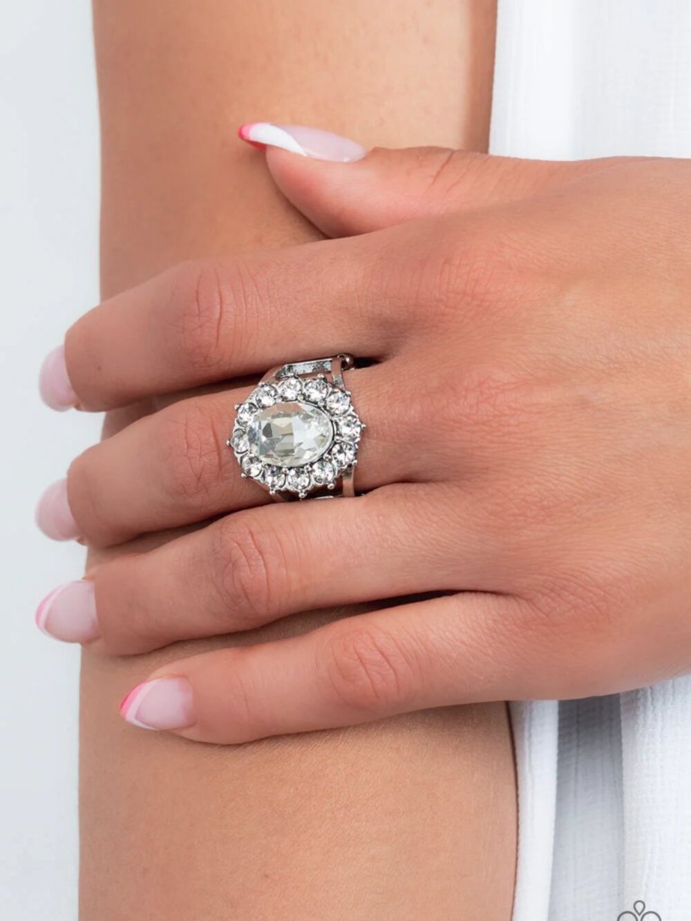 Paparazzi Jewelry Accessories - Moxie Magic - White Ring - Vintage